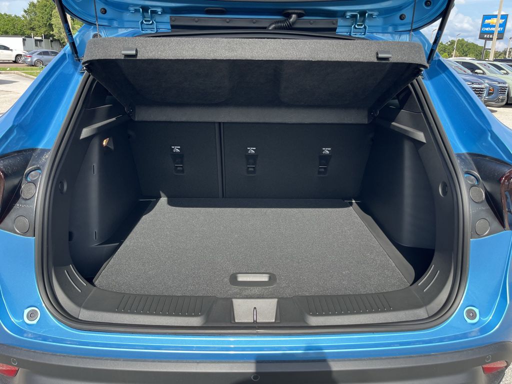 new 2025 Chevrolet Trax car, priced at $23,877