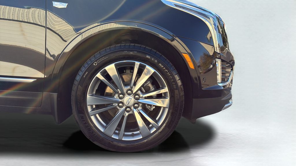 used 2022 Cadillac XT5 car, priced at $36,900