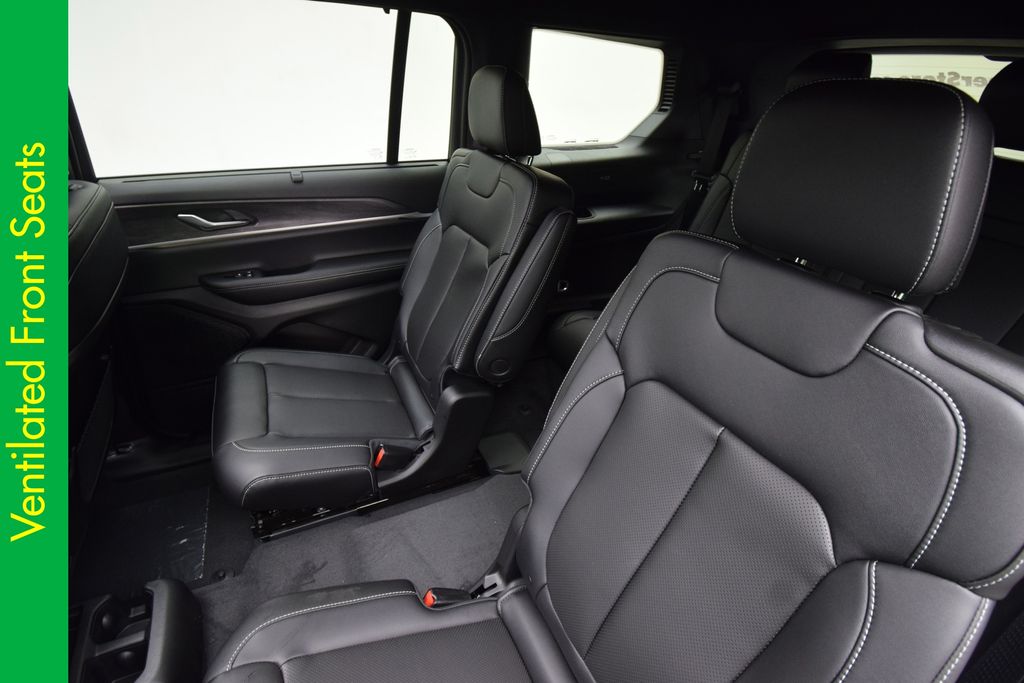 new 2025 Jeep Grand Cherokee L car, priced at $45,752