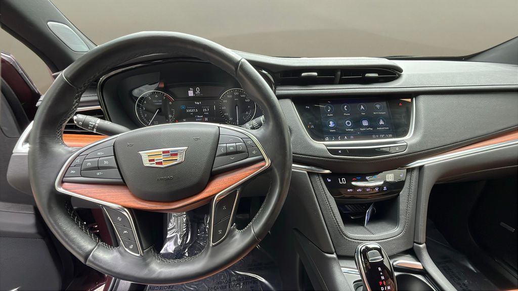 used 2022 Cadillac XT5 car, priced at $34,800