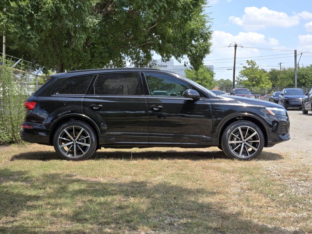 new 2025 Audi Q7 car, priced at $72,850