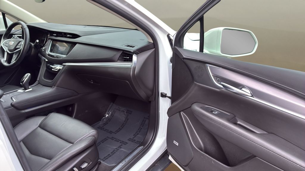 used 2019 Cadillac XT5 car, priced at $24,200