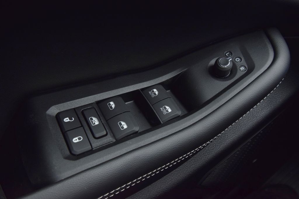 new 2025 Jeep Grand Cherokee car, priced at $52,304