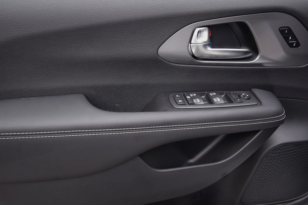 new 2026 Chrysler Pacifica car, priced at $45,088