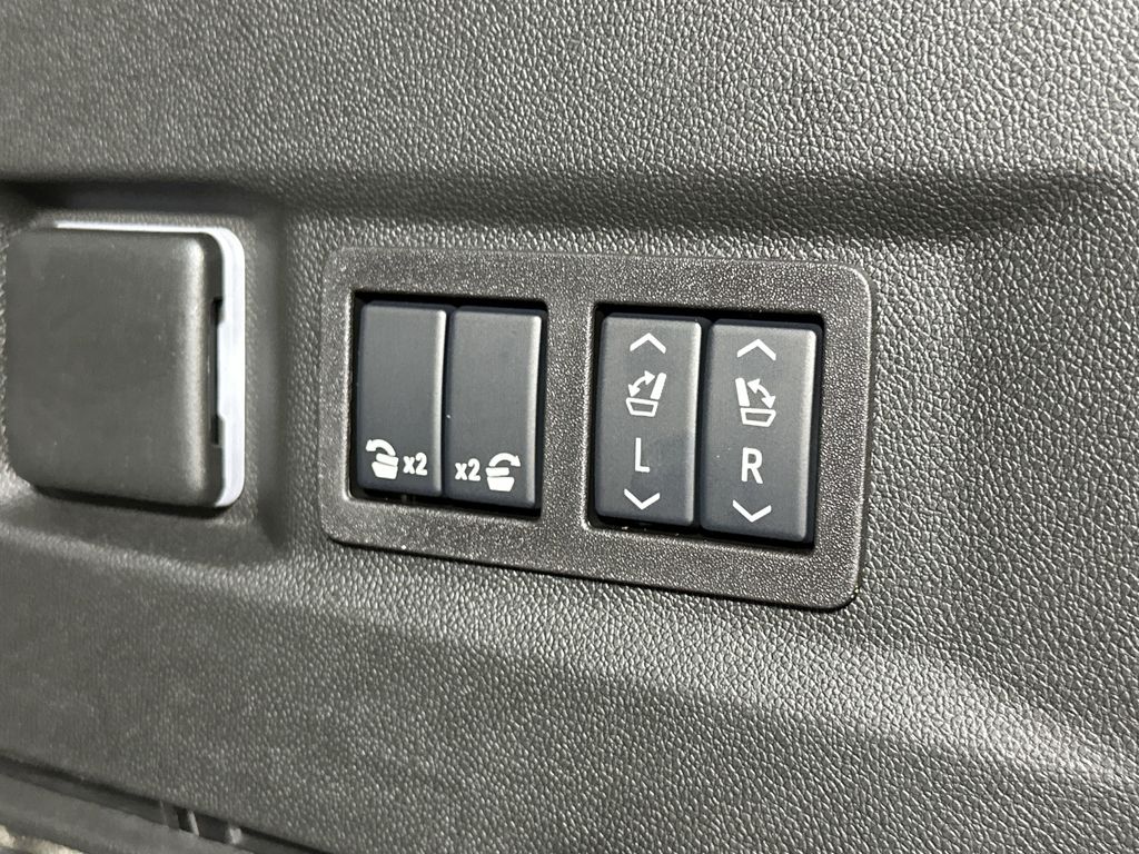 new 2025 GMC Yukon car, priced at $73,909