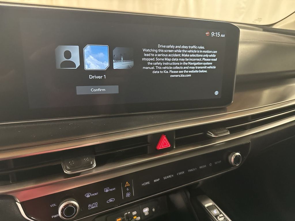 new 2025 Kia Sorento car, priced at $40,546