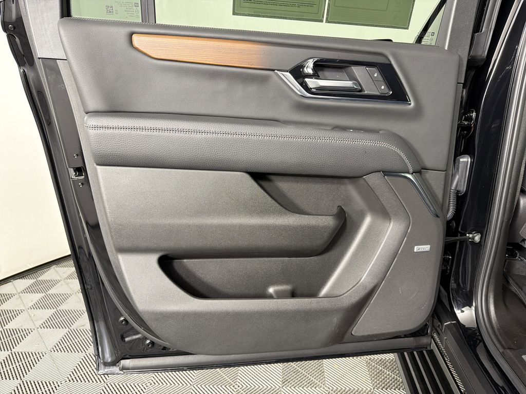 used 2025 GMC Yukon XL car, priced at $83,990