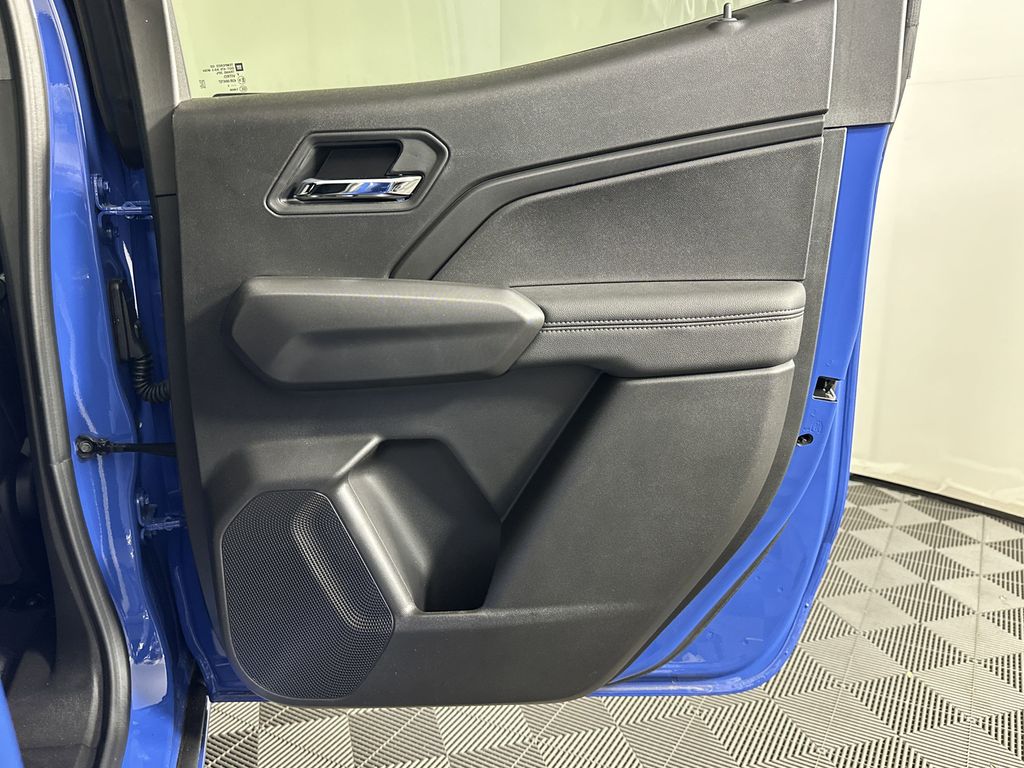 new 2025 GMC Canyon car, priced at $45,095