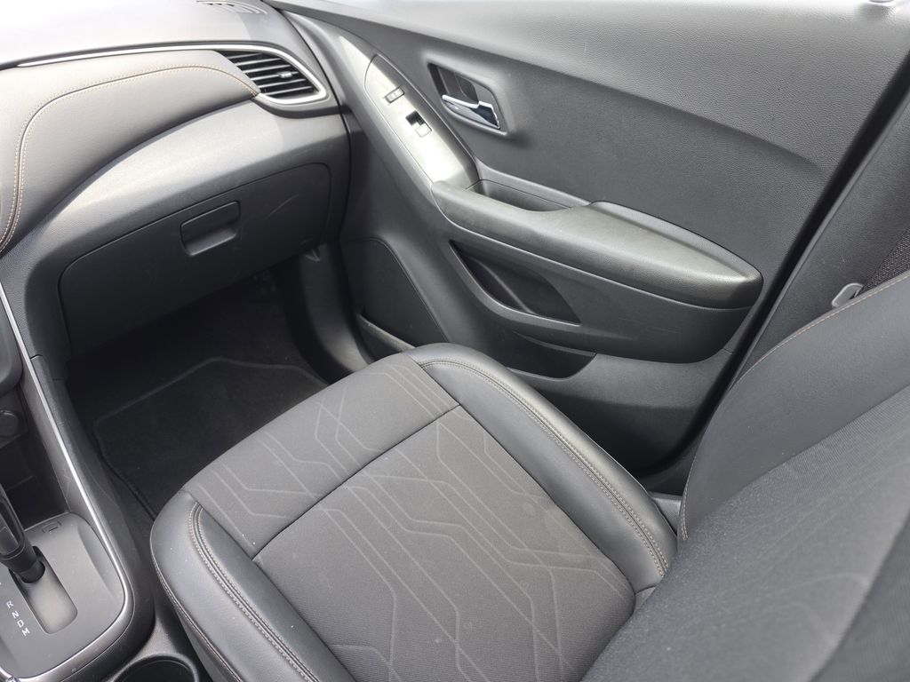 used 2022 Chevrolet Trax car, priced at $16,194