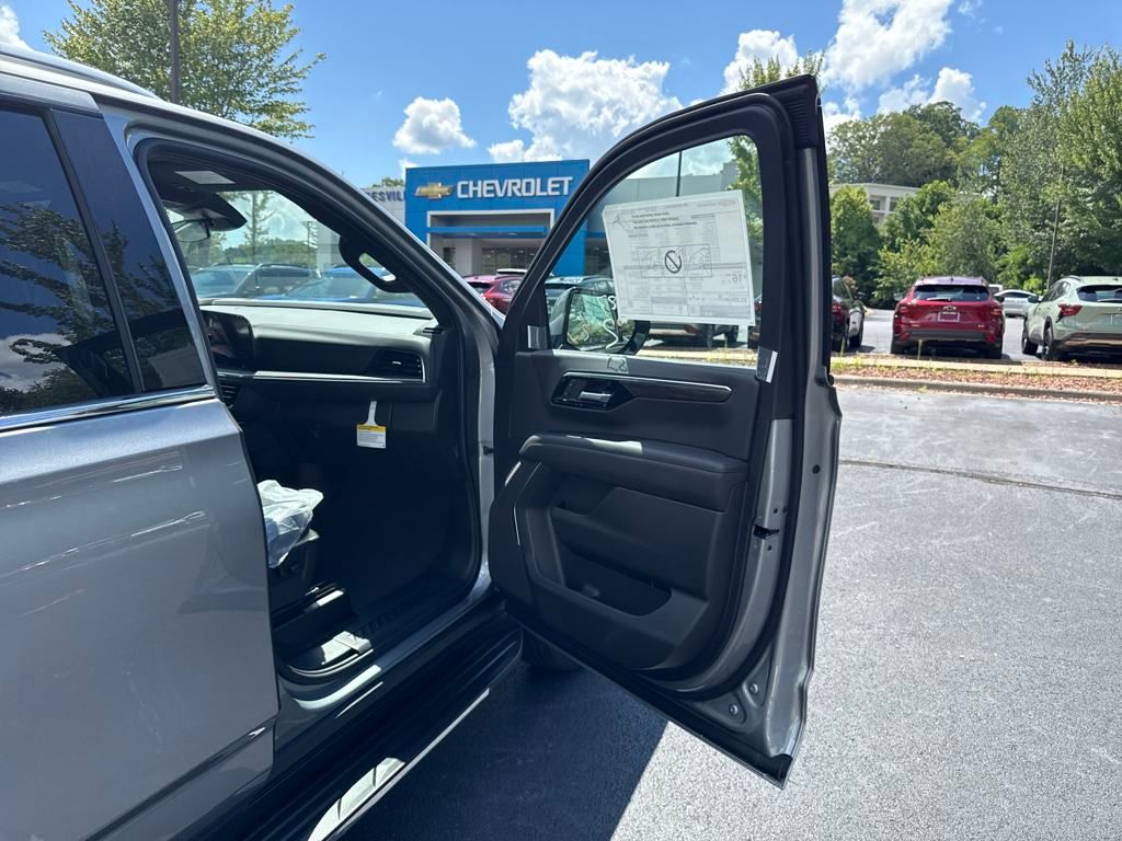 new 2025 Chevrolet Suburban car, priced at $69,445