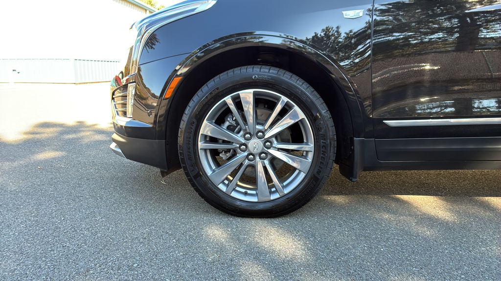 used 2022 Cadillac XT5 car, priced at $36,900
