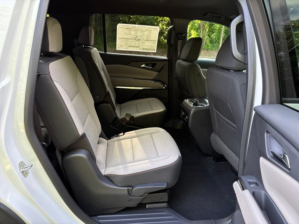 new 2025 Chevrolet Traverse car, priced at $44,695