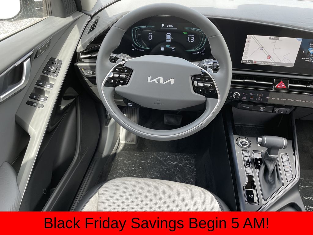 new 2025 Kia Niro car, priced at $30,646