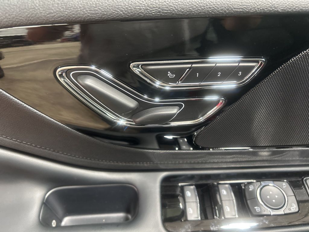 new 2025 Lincoln Aviator car, priced at $69,075