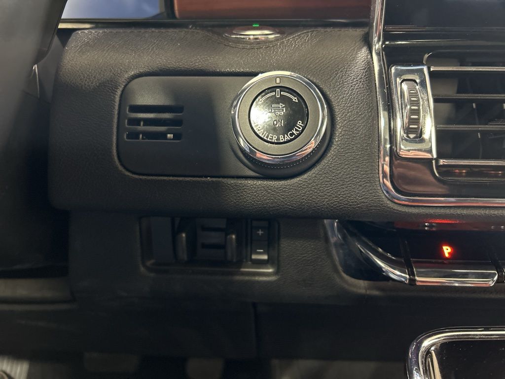 used 2021 Lincoln Navigator car, priced at $39,772