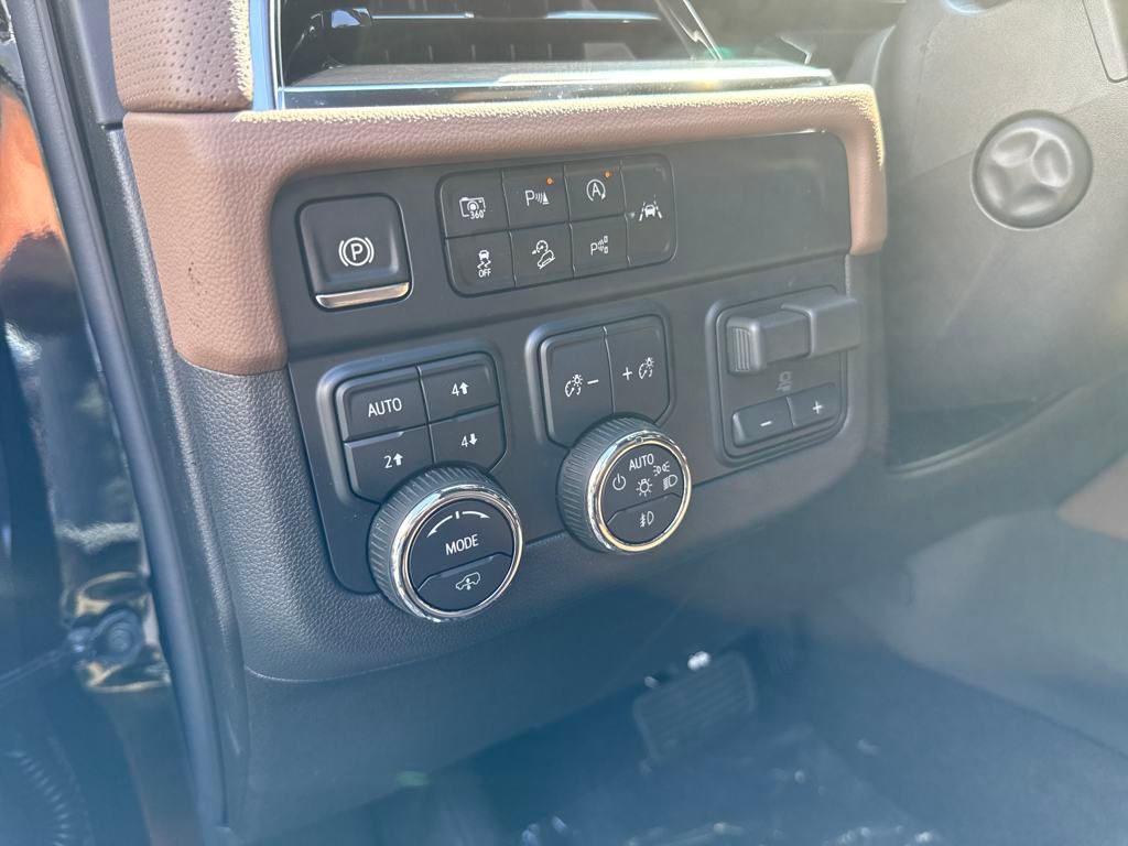 new 2025 Chevrolet Suburban car, priced at $92,180