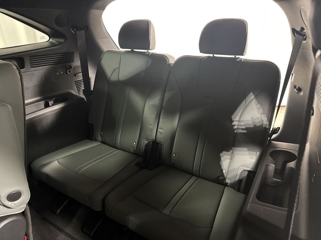 new 2025 Kia Sorento car, priced at $47,621