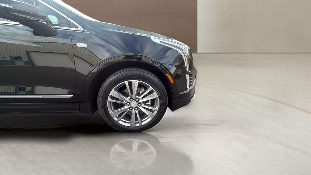 used 2025 Cadillac XT5 car, priced at $46,200