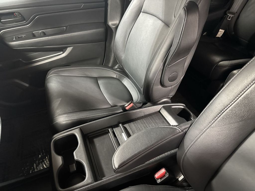 used 2023 Honda Odyssey car, priced at $34,304