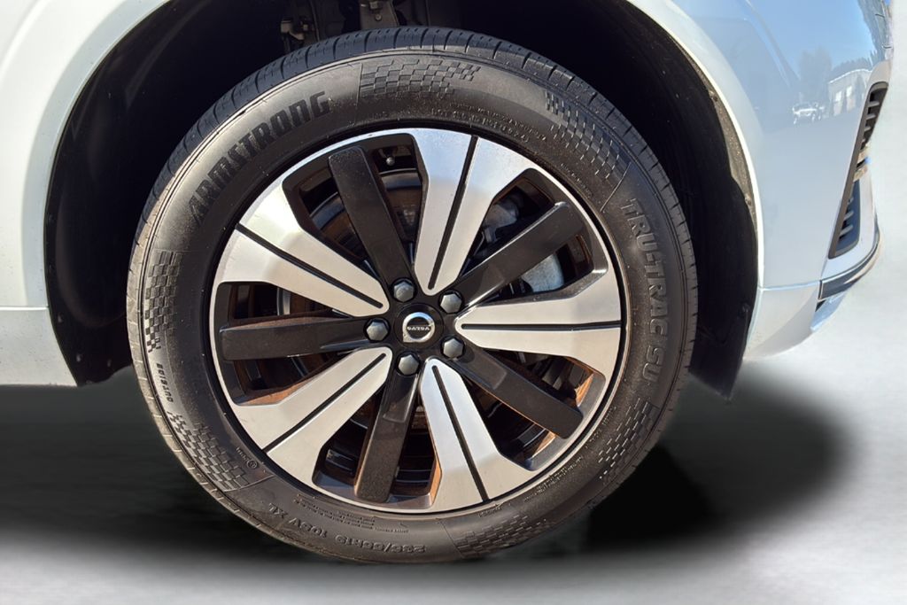 used 2023 Volvo XC60 Recharge Plug-In Hybrid car, priced at $33,600