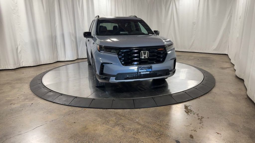 new 2025 Honda Pilot car, priced at $51,305