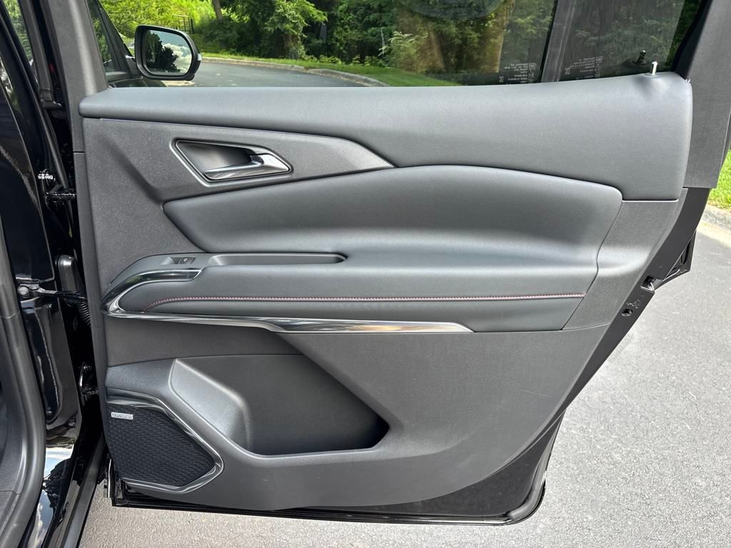 new 2025 Chevrolet Traverse car, priced at $59,095