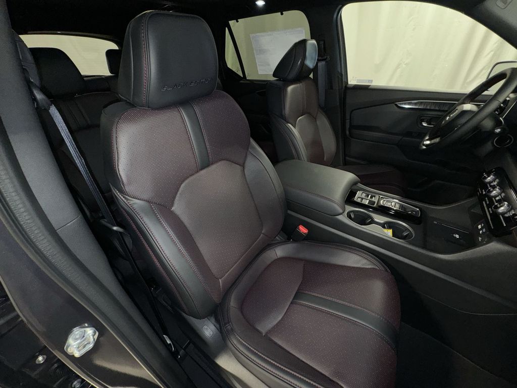 new 2025 Honda Pilot car, priced at $56,075