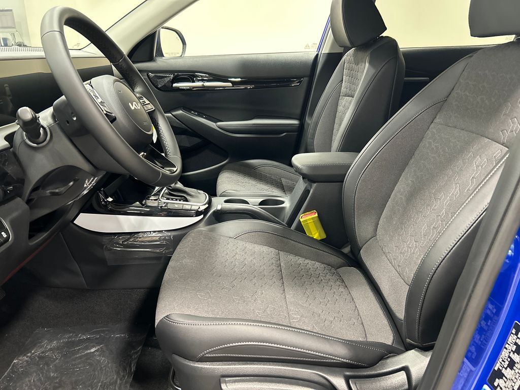 new 2025 Kia Seltos car, priced at $27,525