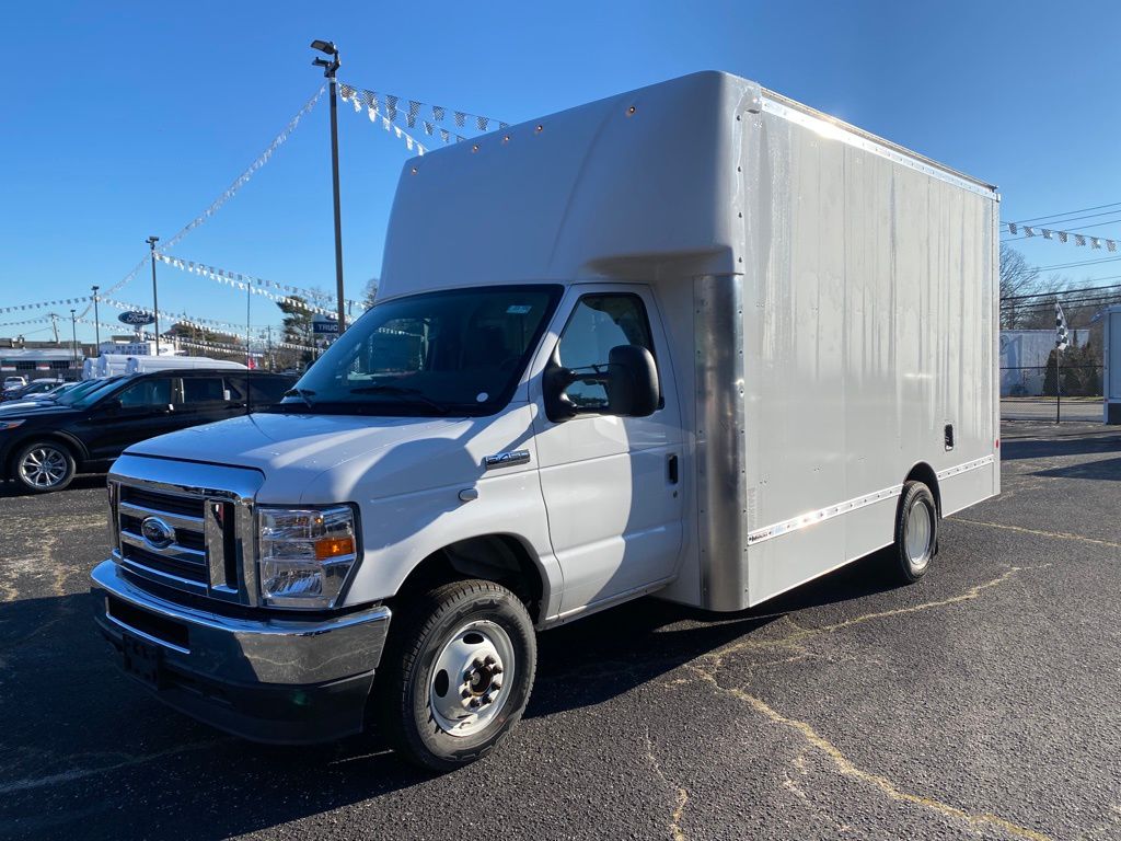 new 2023 Ford E-450SD car, priced at $66,301