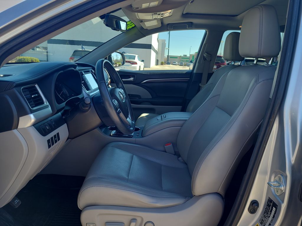 used 2016 Toyota Highlander car, priced at $24,978