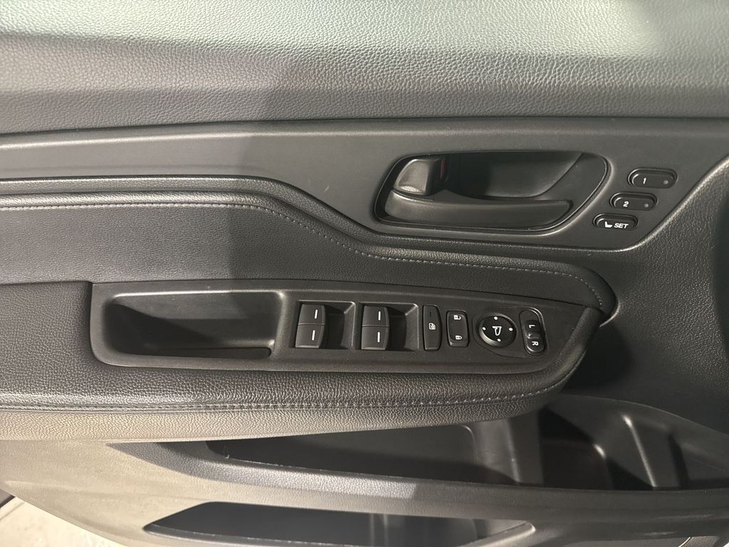 used 2023 Honda Odyssey car, priced at $34,304