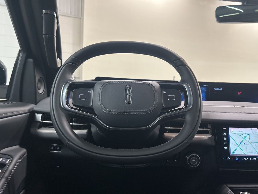 new 2025 Lincoln Navigator car, priced at $110,535