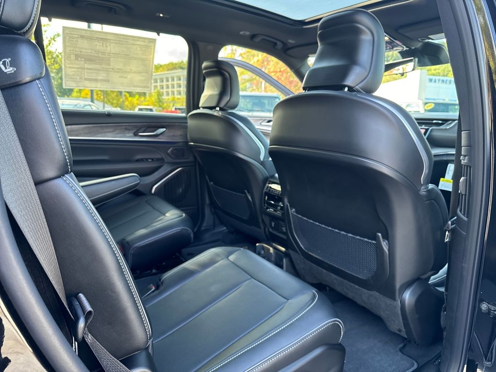 new 2025 Jeep Grand Cherokee L car, priced at $59,990