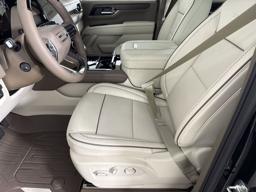 new 2025 GMC Yukon XL car, priced at $97,374