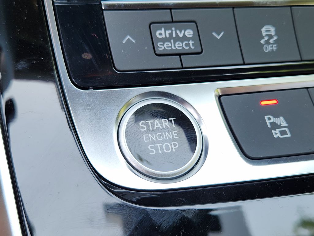 new 2025 Audi Q8 car, priced at $78,865