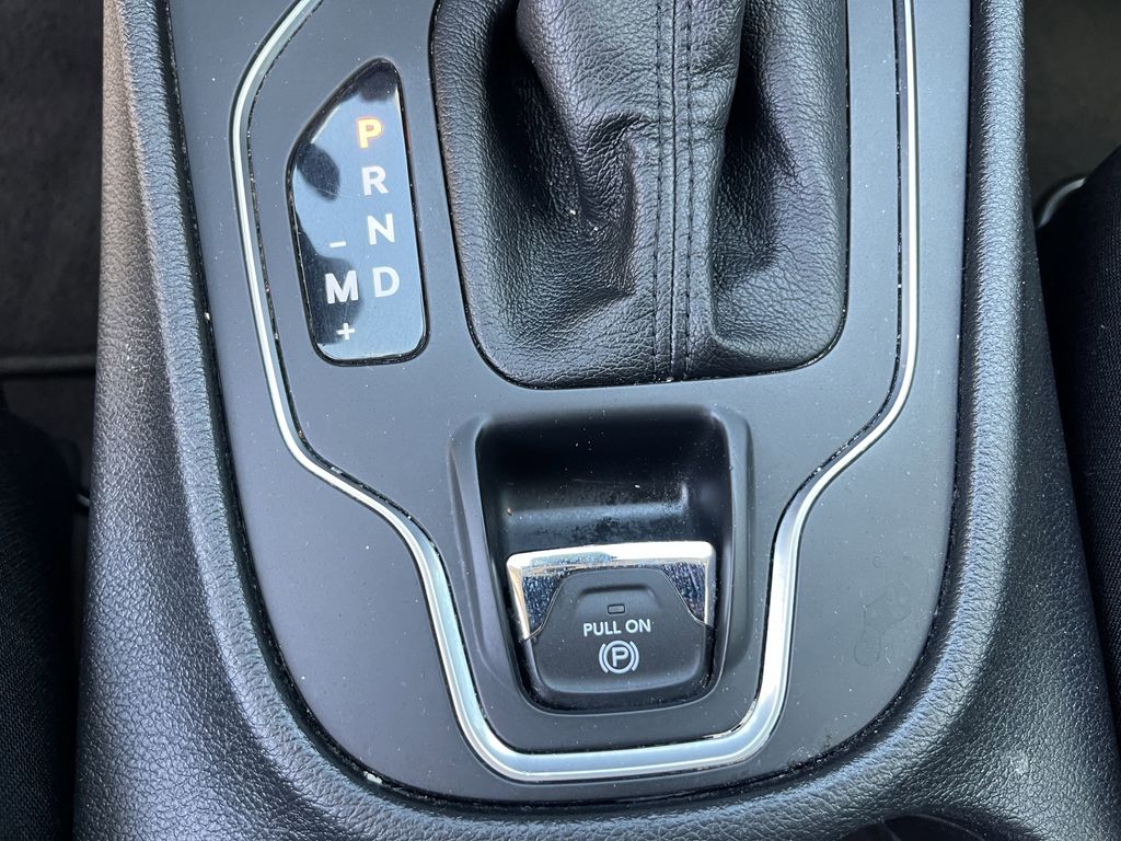 used 2021 Jeep Cherokee car, priced at $14,995