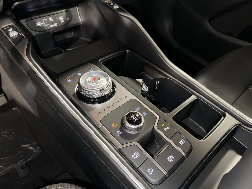 new 2025 Kia Sorento Hybrid car, priced at $42,248