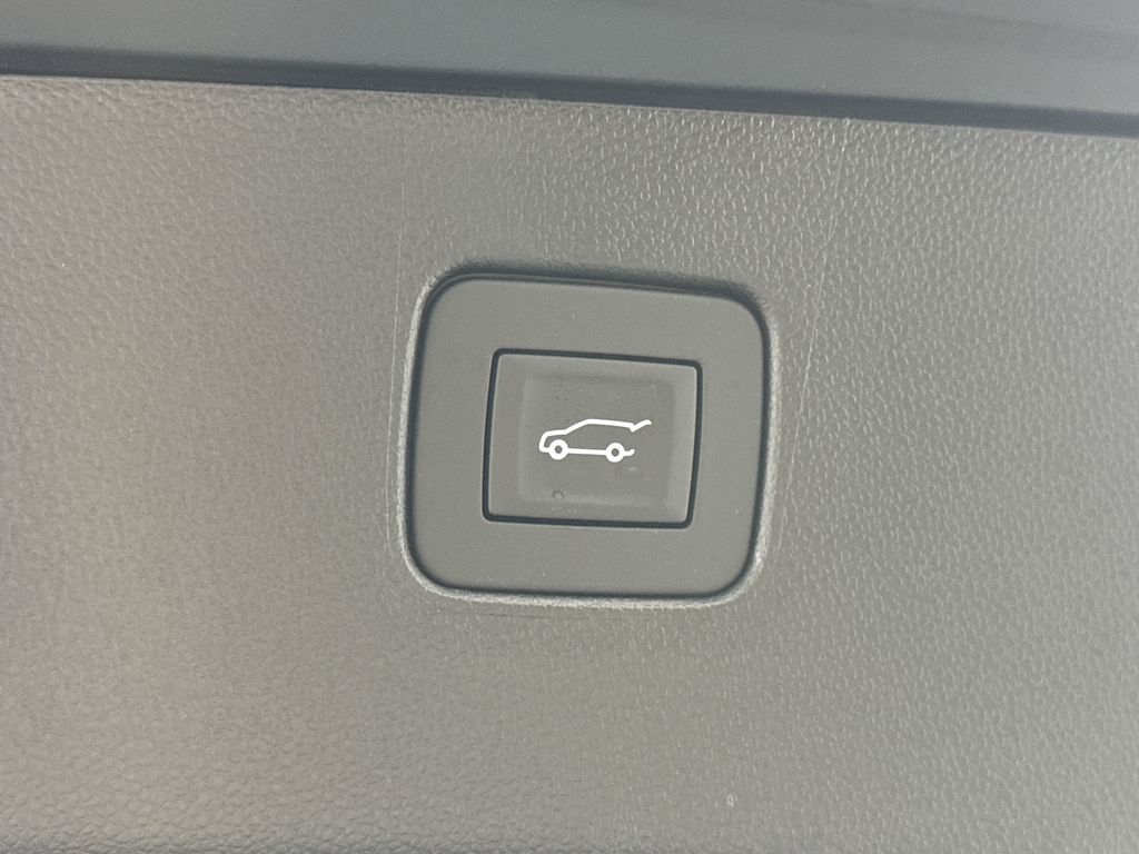 new 2025 Buick Envista car, priced at $27,375