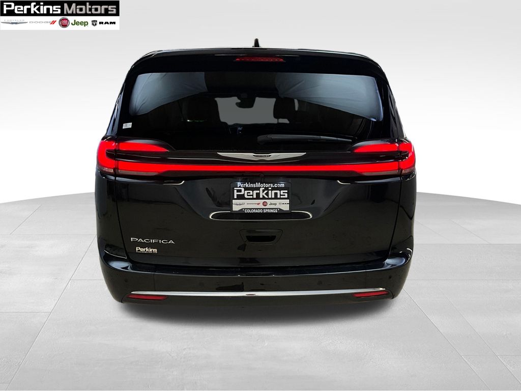 used 2024 Chrysler Pacifica car, priced at $29,492