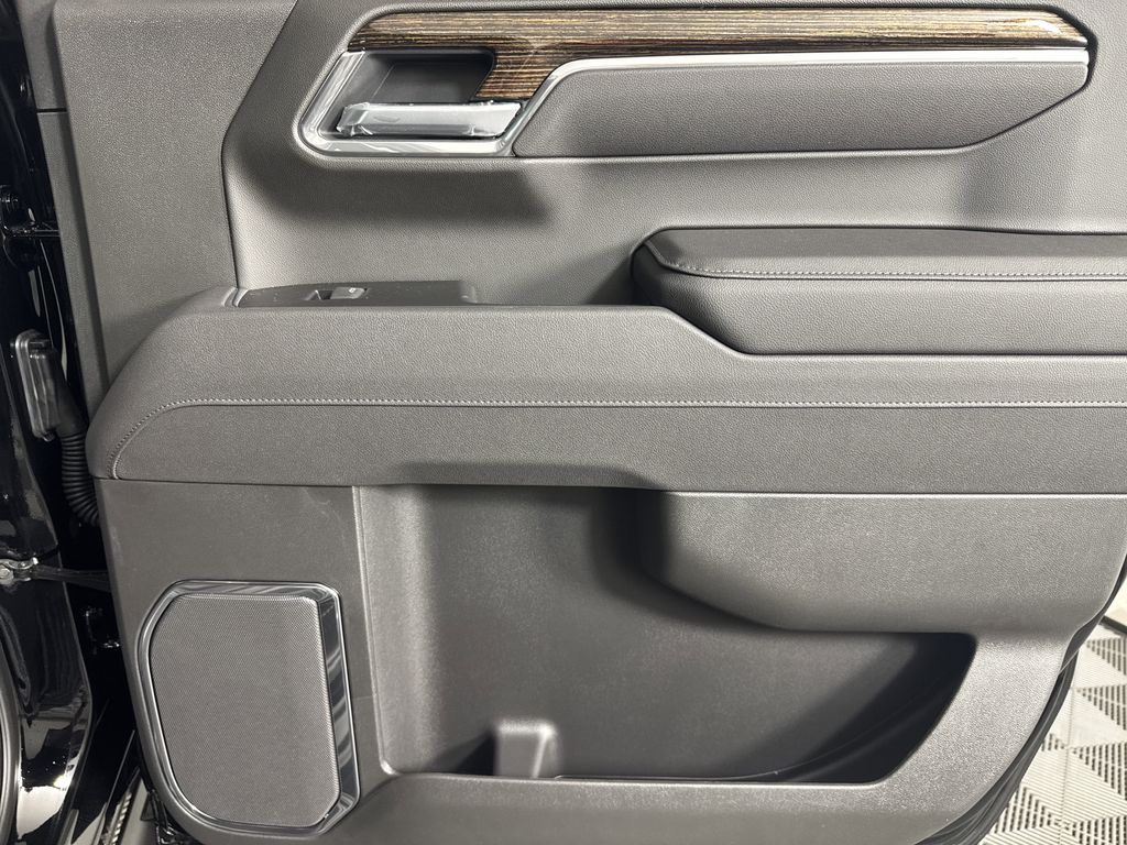 new 2025 GMC Sierra 1500 car, priced at $60,424