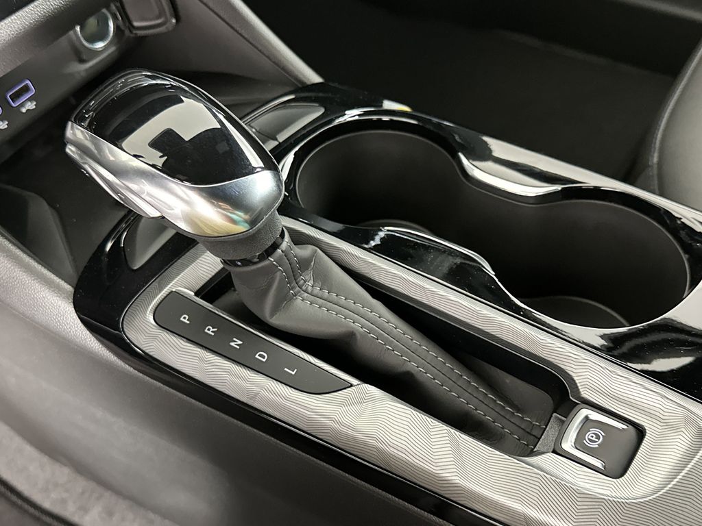 new 2025 Buick Envista car, priced at $29,570