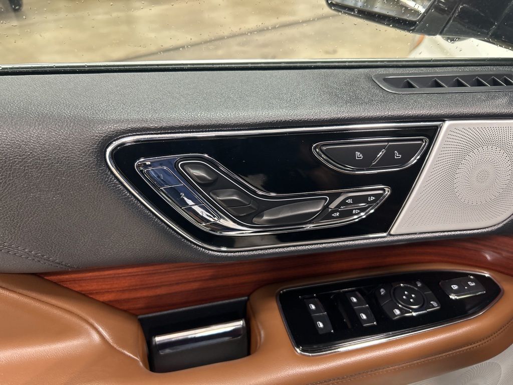 used 2024 Lincoln Navigator L car, priced at $76,329