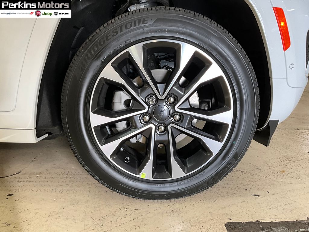 new 2025 Jeep Grand Cherokee car, priced at $59,332