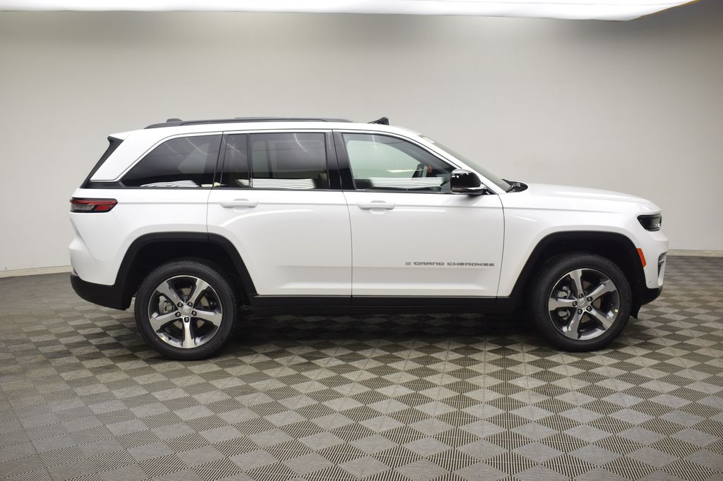 new 2025 Jeep Grand Cherokee car, priced at $52,938