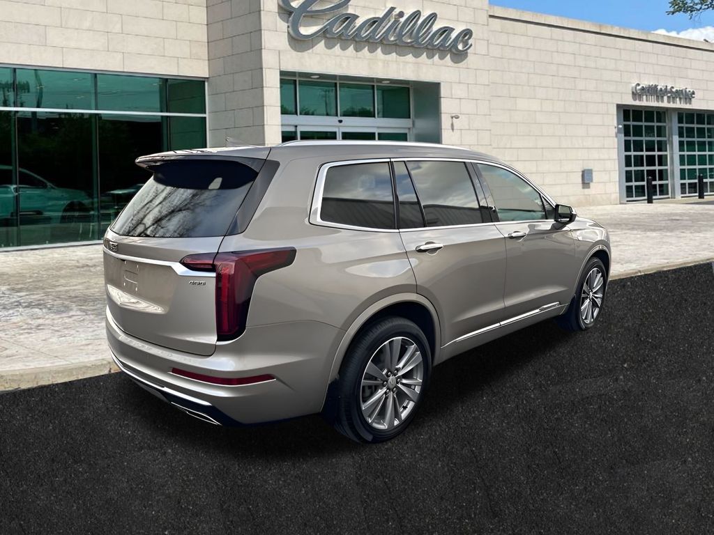 used 2022 Cadillac XT6 car, priced at $38,500