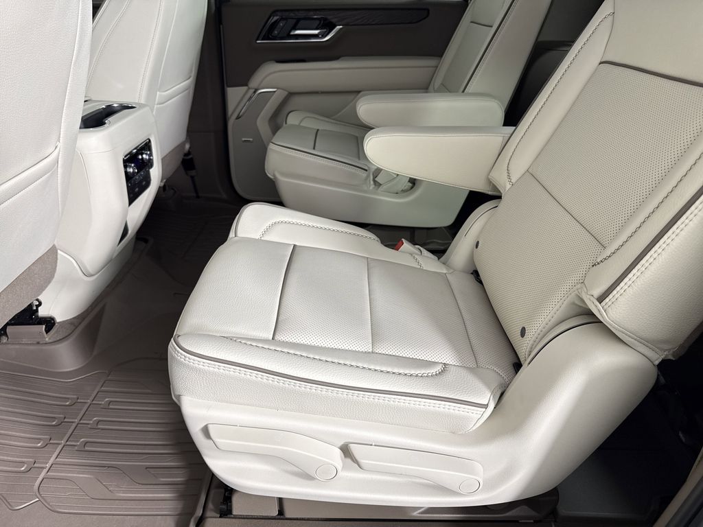 new 2025 GMC Yukon XL car, priced at $97,374