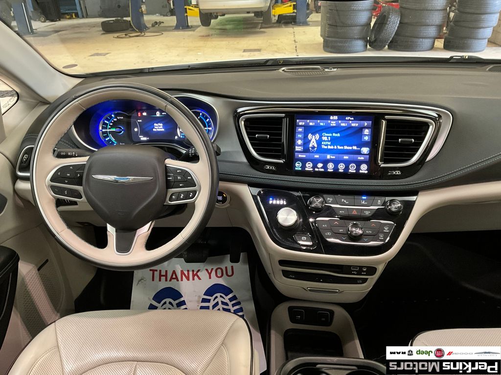used 2018 Chrysler Pacifica Hybrid car, priced at $22,351
