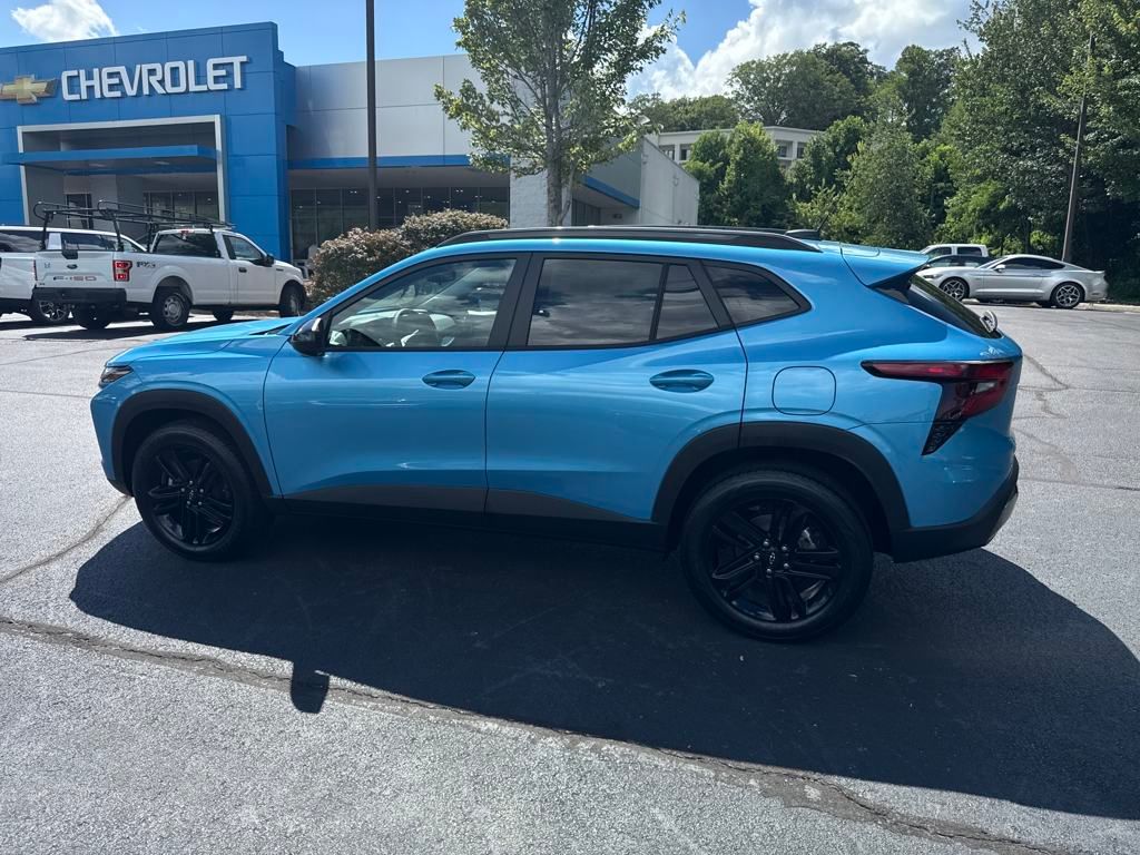 new 2025 Chevrolet Trax car, priced at $27,085