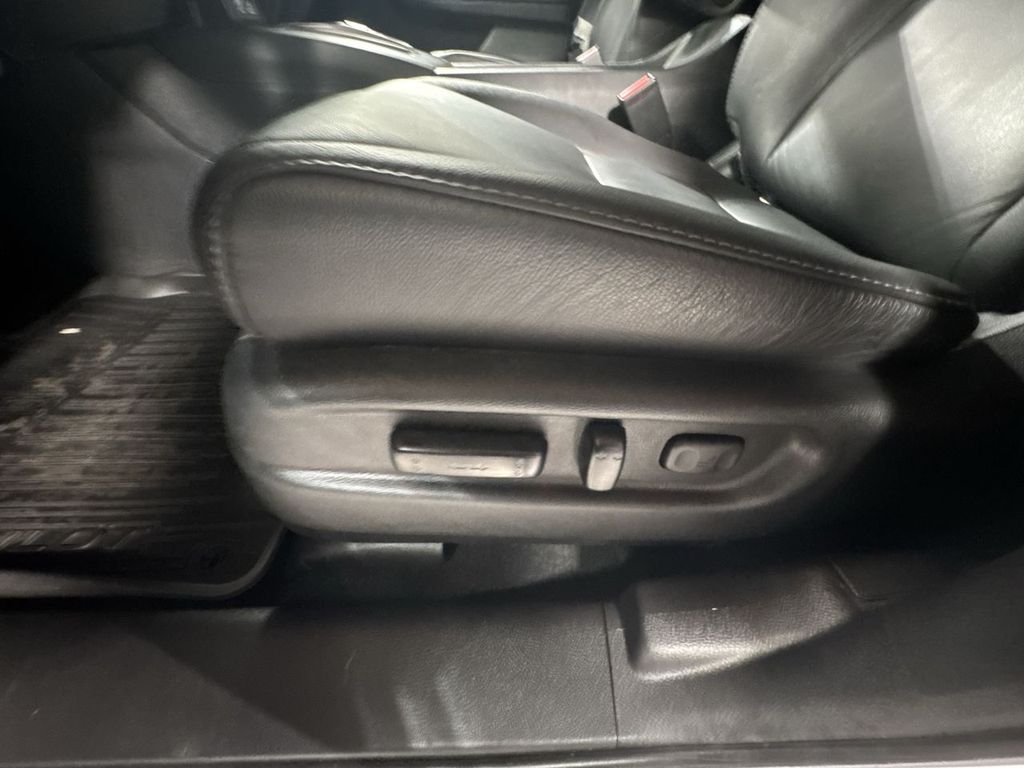 used 2022 Honda Pilot car, priced at $35,425