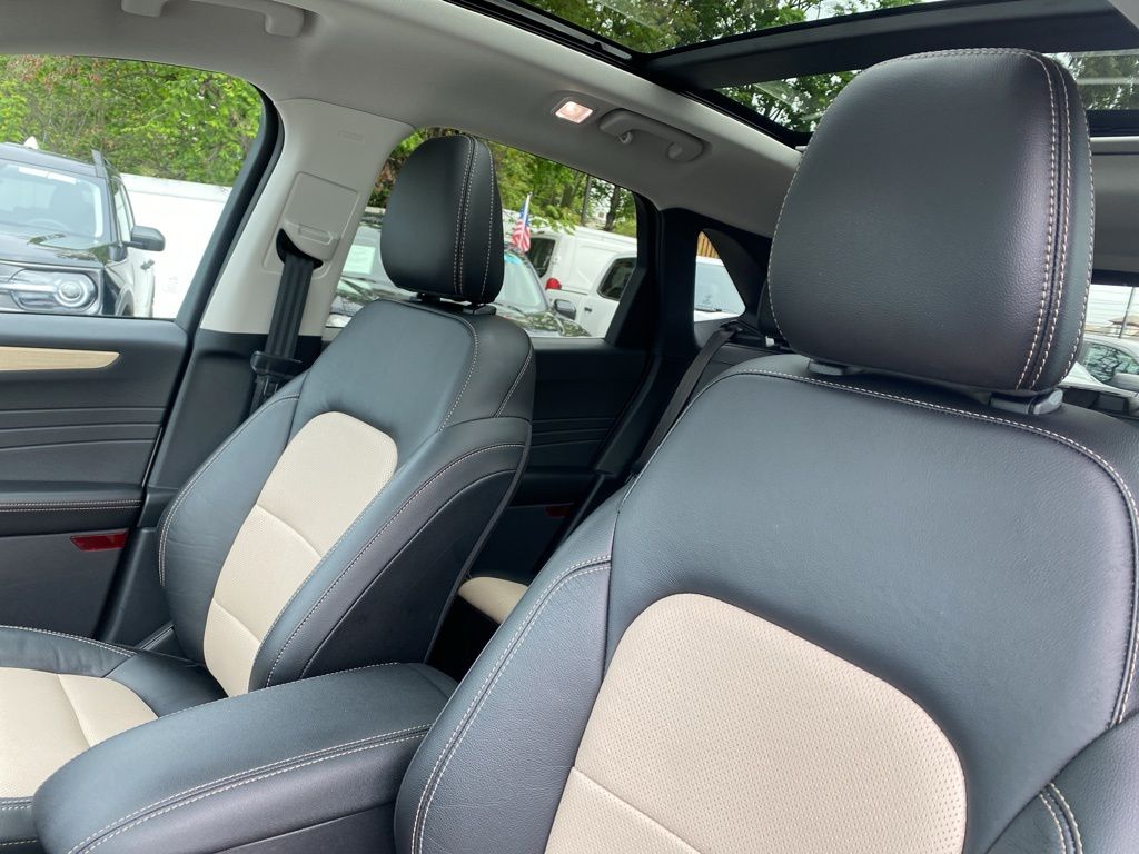 used 2022 Ford Escape car, priced at $23,995